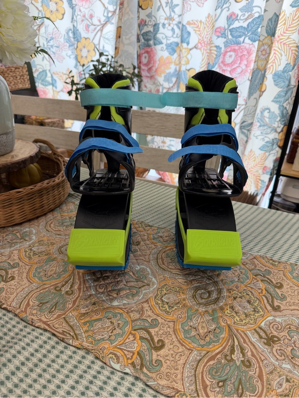 Madd Gear Boosters Bouncing Boots, Blue Rubber Soles Size 3-6 Youth - Picture 10 of 16